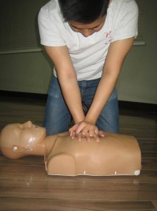 Emergency first aid re-certification in Calgary